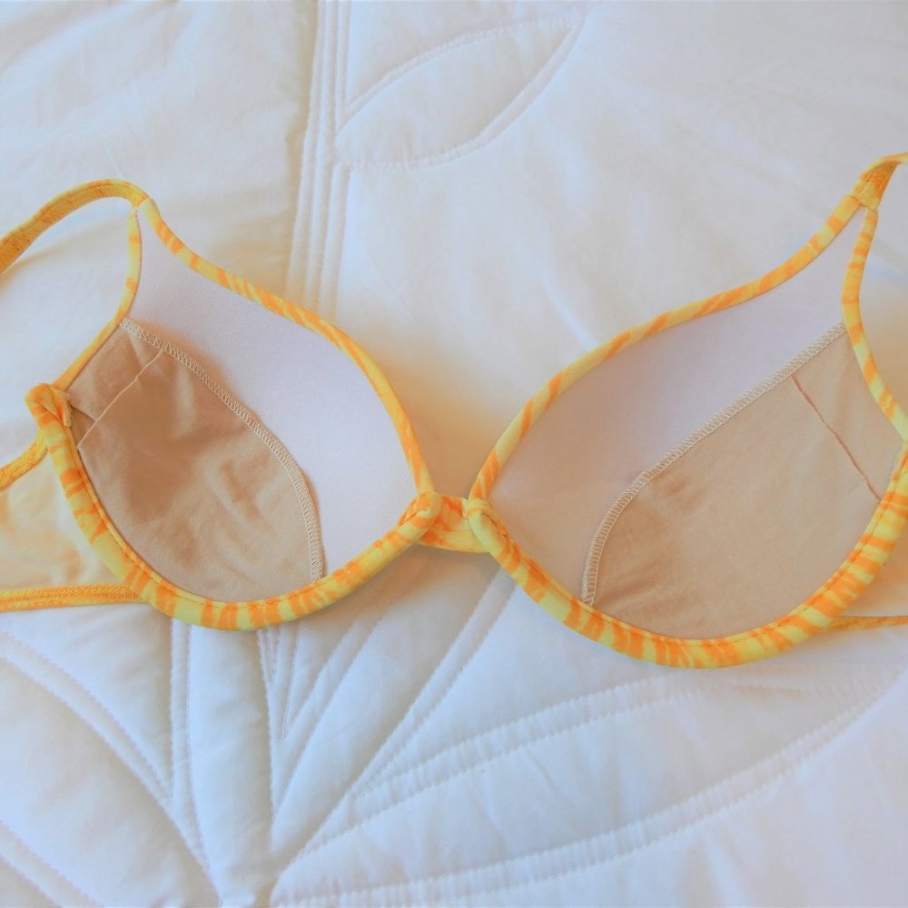 NWOT Bikini International Yellow Swimsuit 2 Piece Set in size S - Picture 8 of 11
